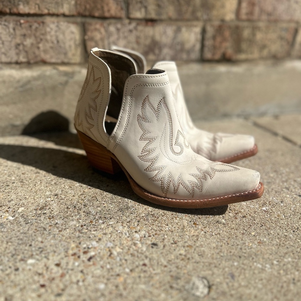 Ariat Dixon Women's Western Ankle Boots - Cream